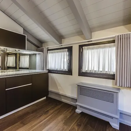 アパート ニュー ラグジュアリー レジデンス *